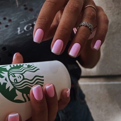 Gecombineerde manicure, uitlijning van de nagelplaat, LUXIO gellak, decals